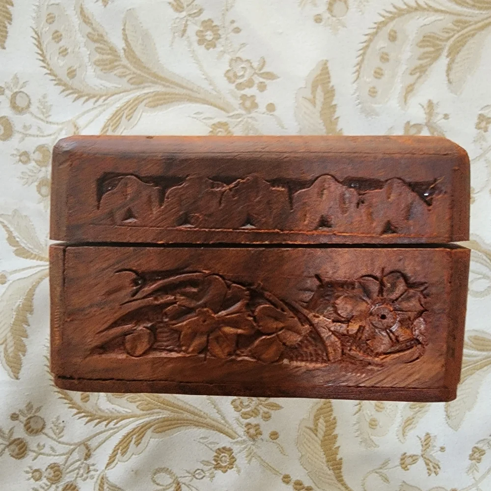 Hand Carved Wood Hinged Trinket Box Inlaid MOP Abalone Jewelry Vintage Bohemian.